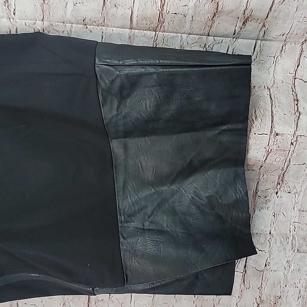 harve Benard faux leather black skirt size large - Picture 3 of 6